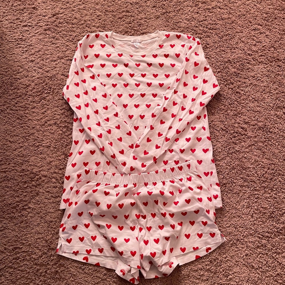 Lake Pima Long-Short Weekend Set in Heart